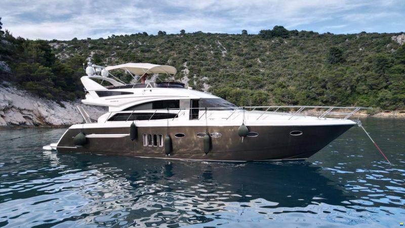 Princess 62 Flybridge Motor Yacht