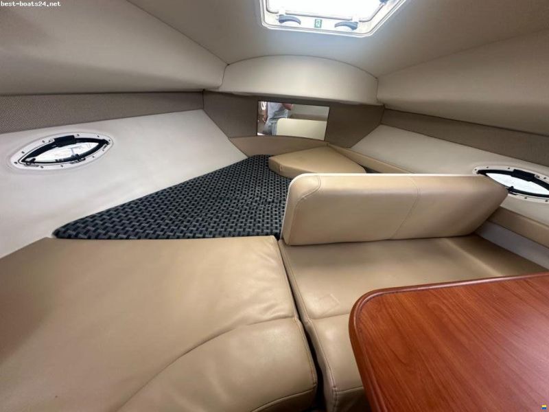 Bayliner 275