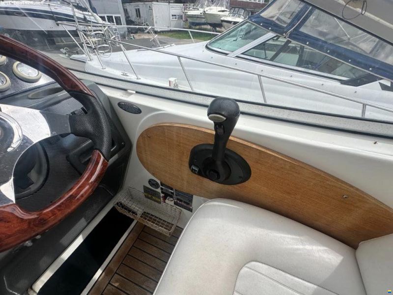 Bayliner 275