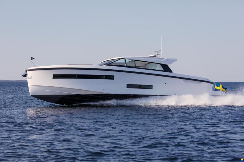 Delta Powerboats 48 coup&eacute;