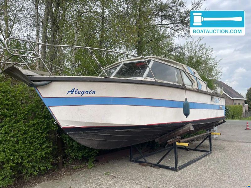 Motorboat 800
