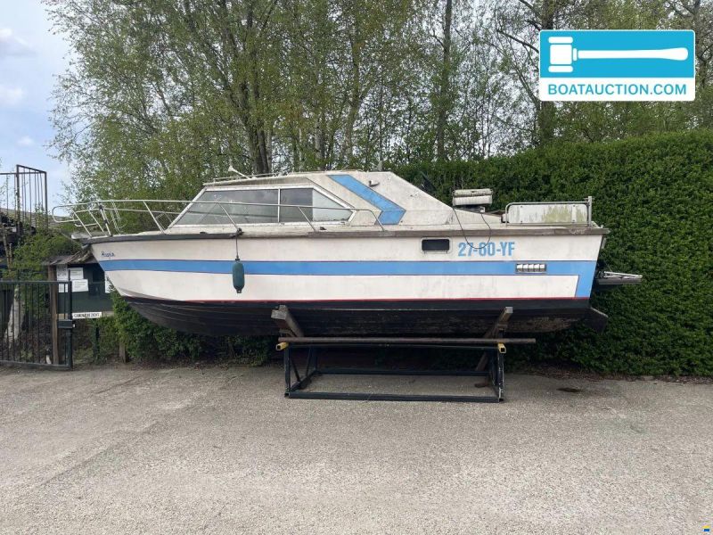 Motorboat 800
