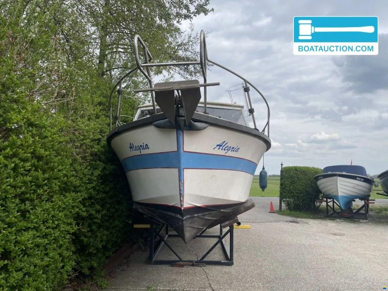 Motorboat 800