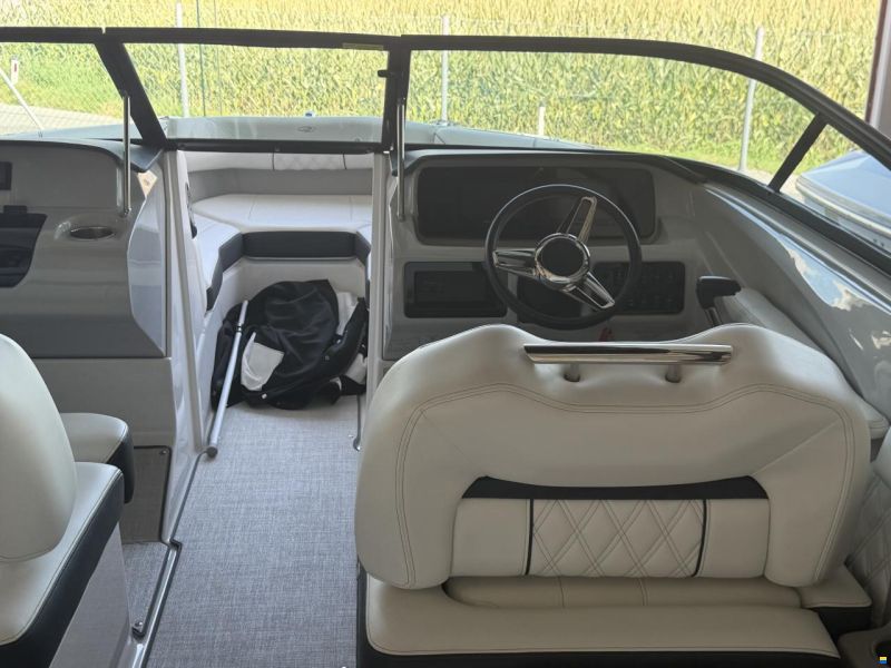 Regal LS2 Surf V8