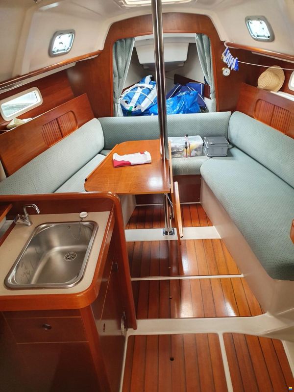 Beneteau Oceanis 281