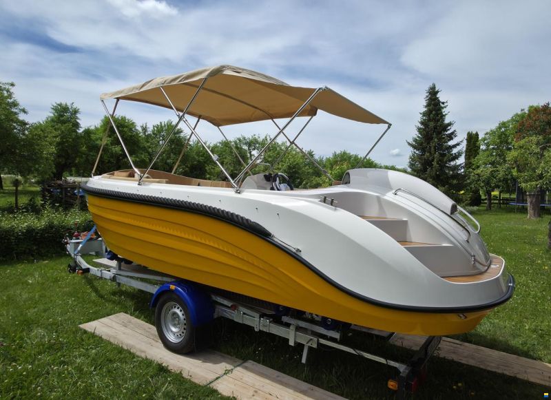 Oud Huijzer 570 Tender
