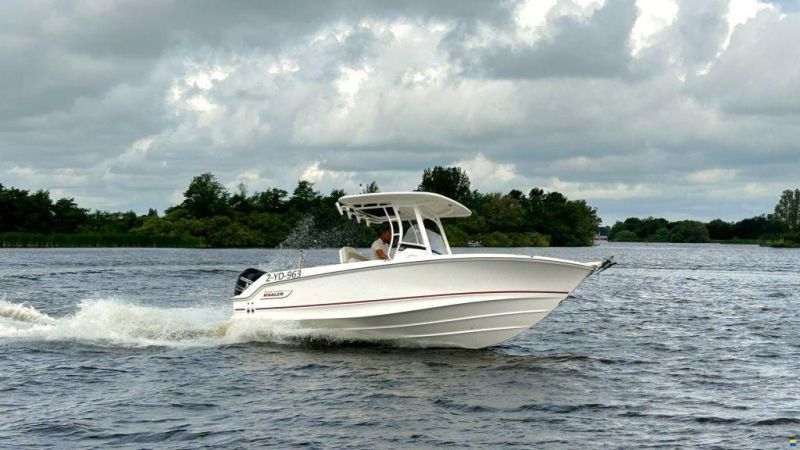 Boston Whaler 230 Outrage