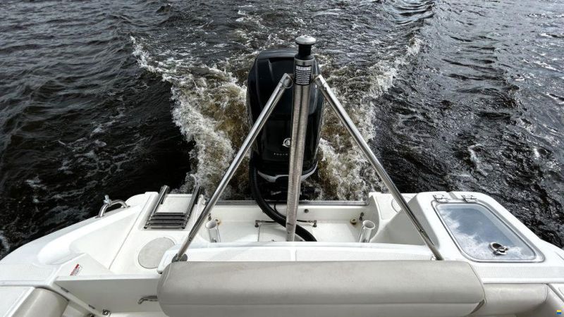 Boston Whaler 230 Outrage