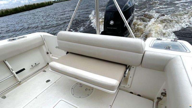 Boston Whaler 230 Outrage