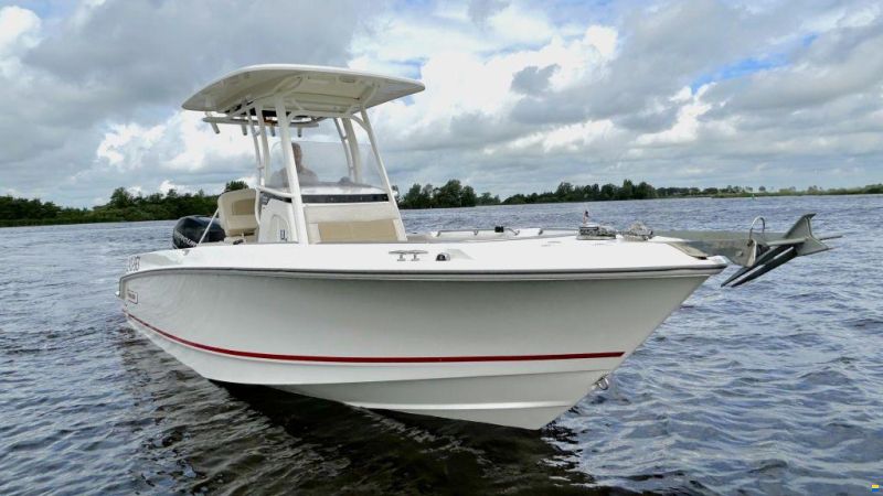 Boston Whaler 230 Outrage