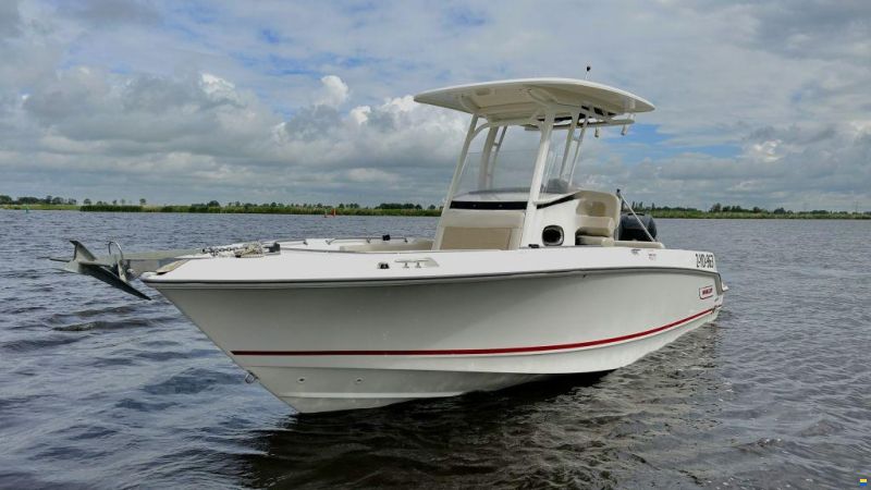 Boston Whaler 230 Outrage