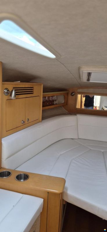 Sea Ray Sundancer 305