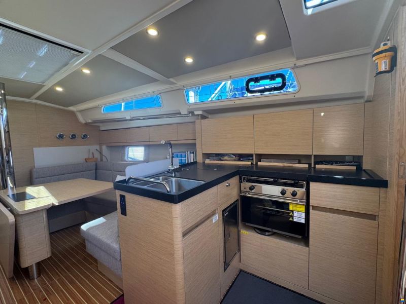 Hanse 418