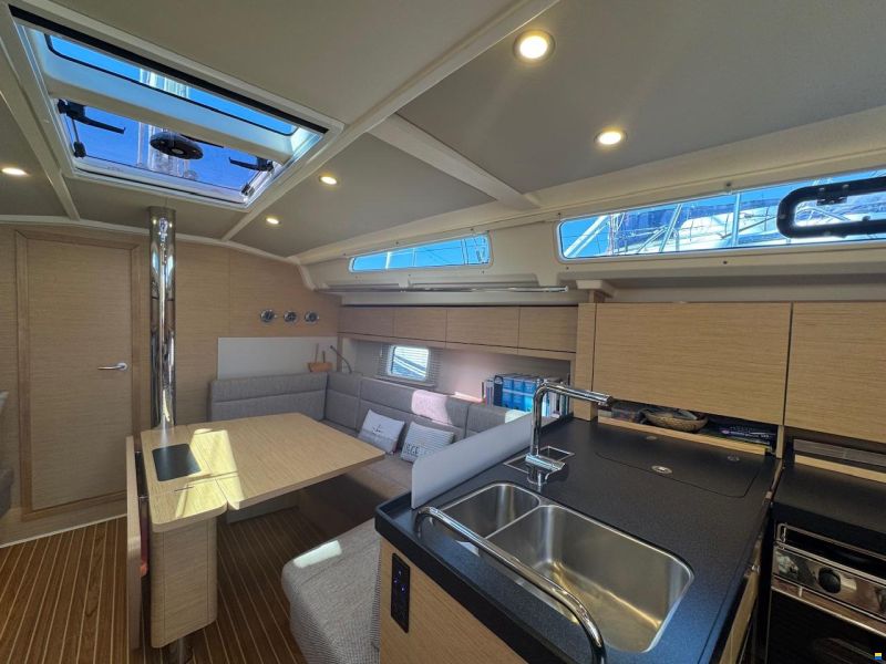 Hanse 418