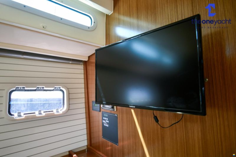 Bavaria Deep Blue 46