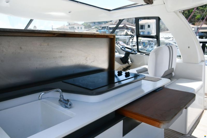 Bavaria Deep Blue 46