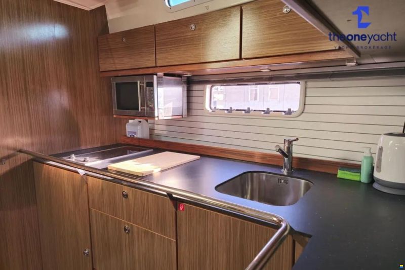 Bavaria Deep Blue 46