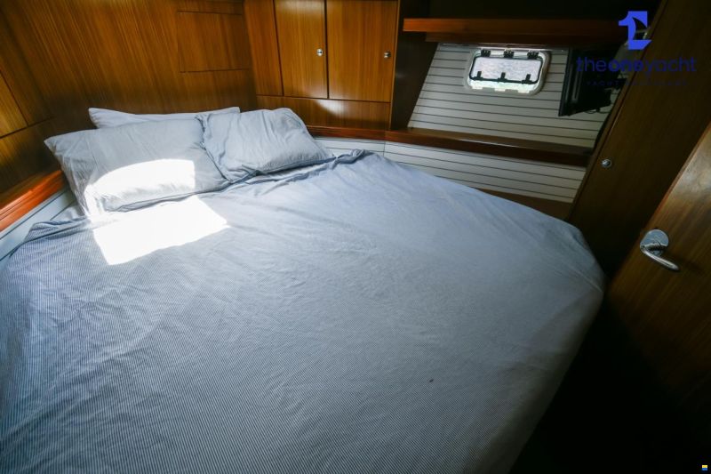 Bavaria Deep Blue 46