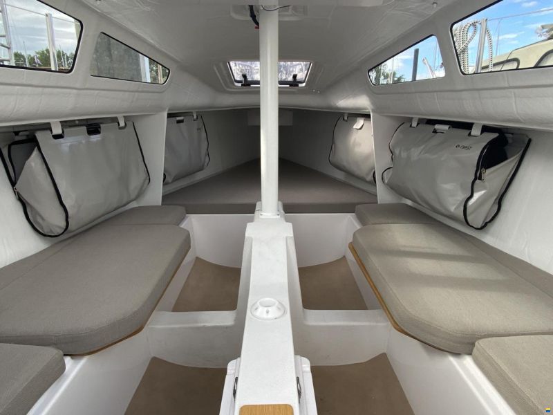 Beneteau First 24