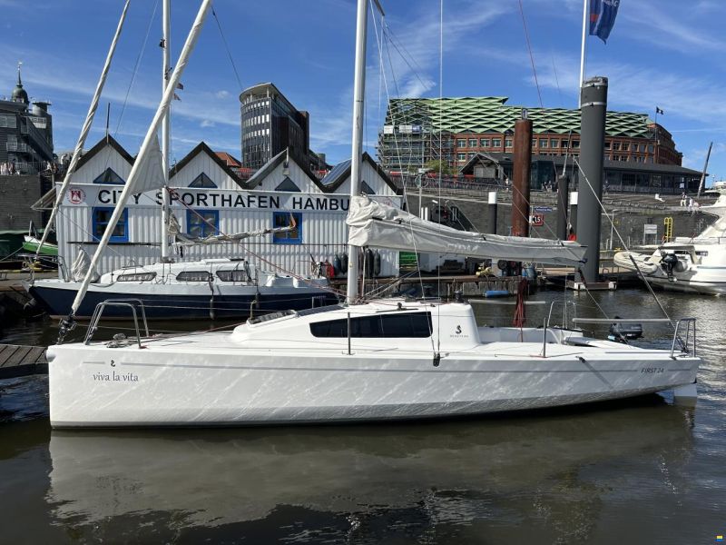 Beneteau First 24