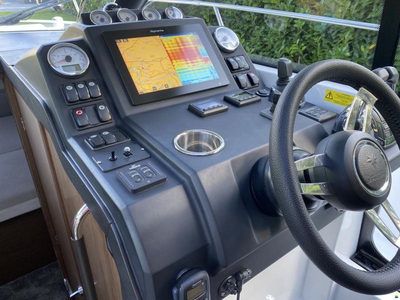 Jeanneau NC 33