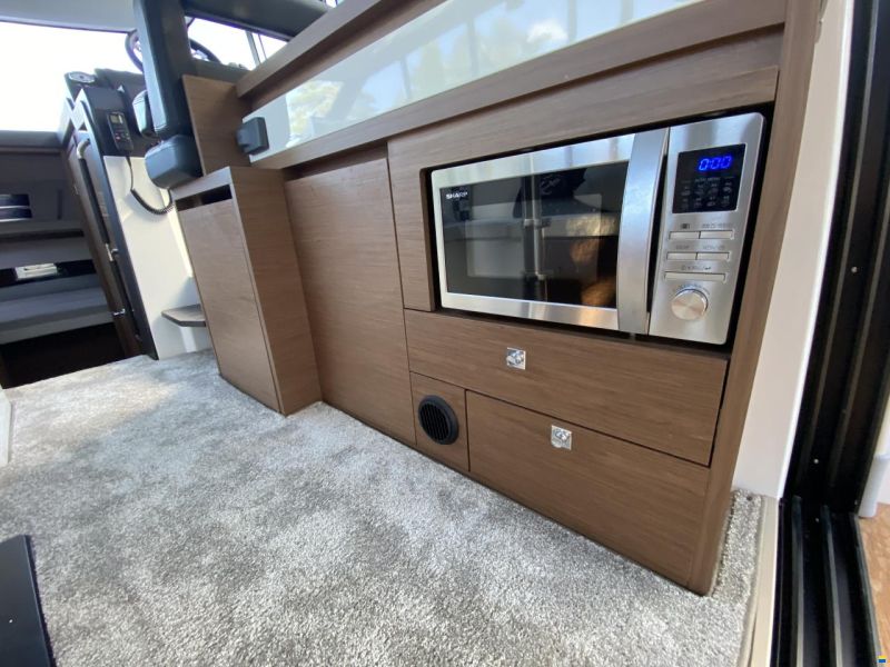 Jeanneau NC 33