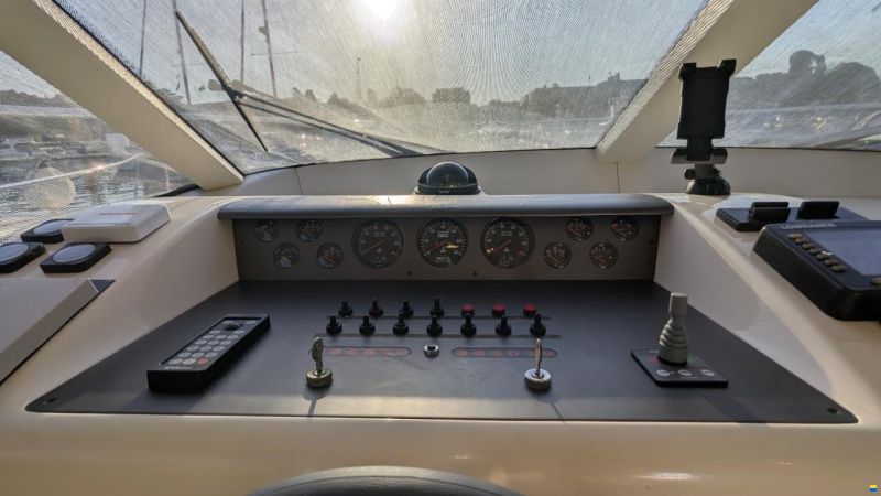 Azimut Trenta Sei (36)