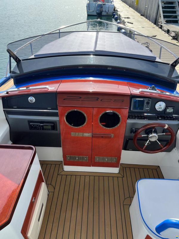 Alfastreet 23 Cabin