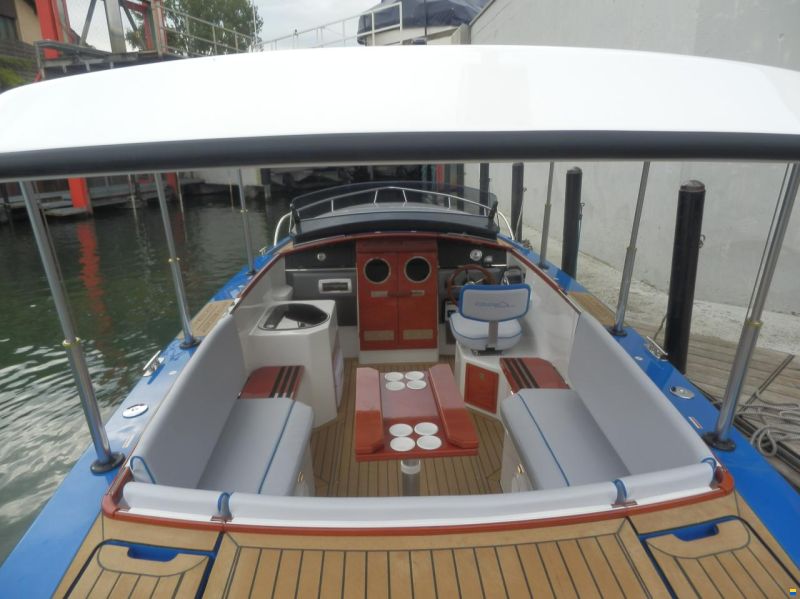 Alfastreet 23 Cabin