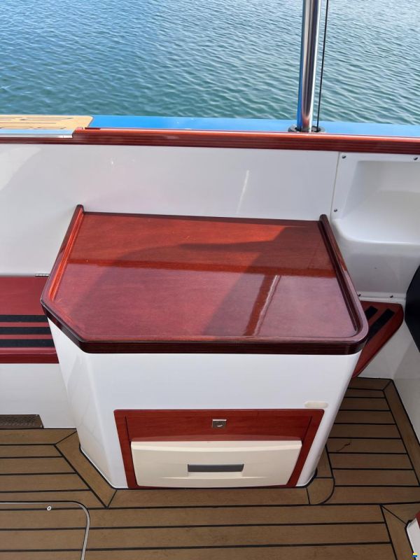 Alfastreet 23 Cabin