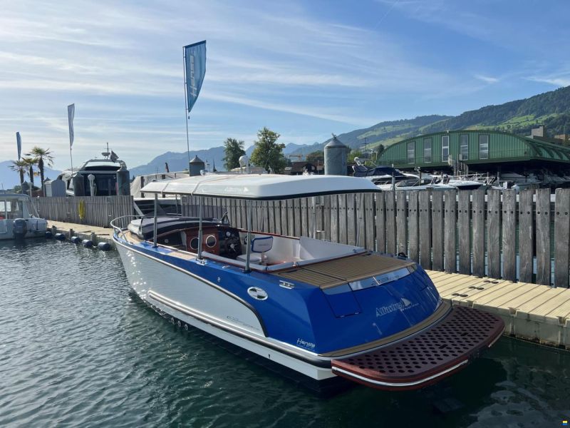 Alfastreet 23 Cabin