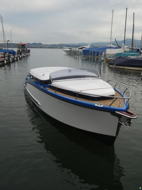 Alfastreet 23 Cabin