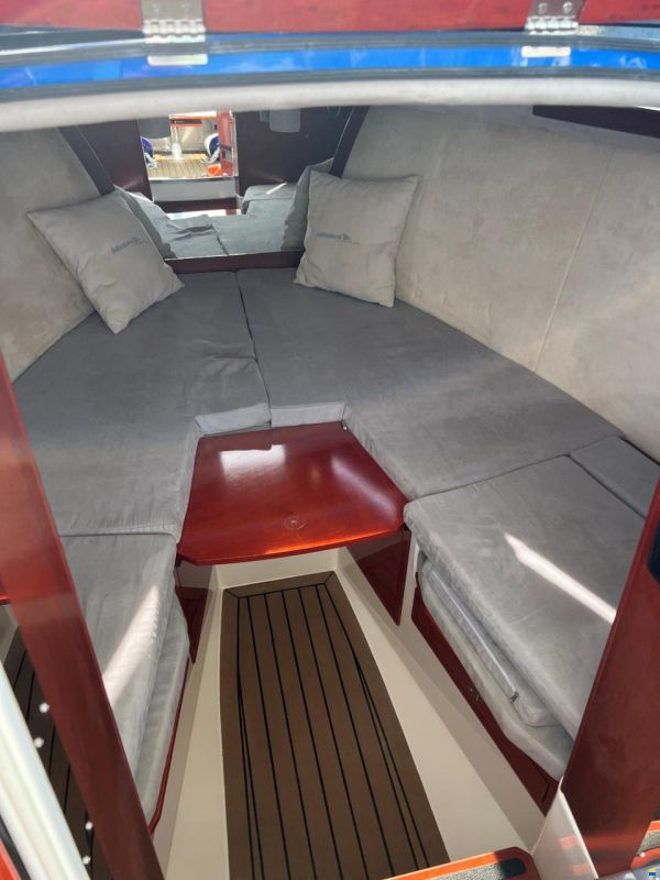 Alfastreet 23 Cabin