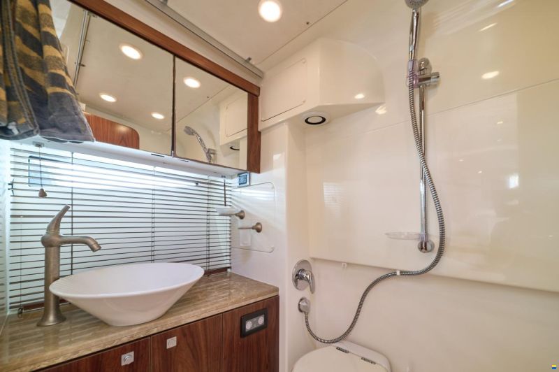 Sunseeker Superhawk 43