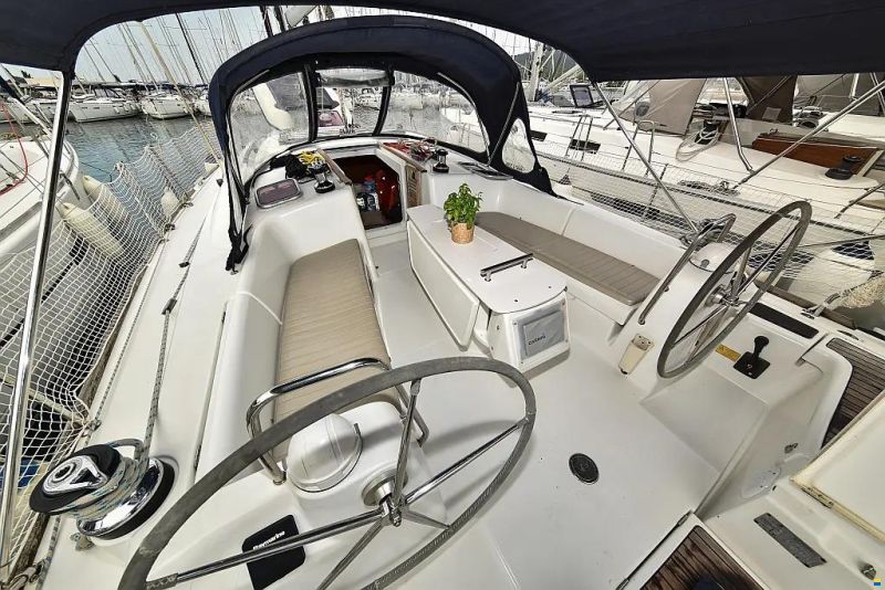 Beneteau Oceanis 43