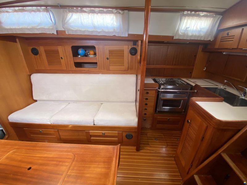 Hallberg-Rassy 42F MK II