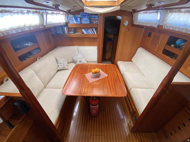 Hallberg-Rassy 42F MK II