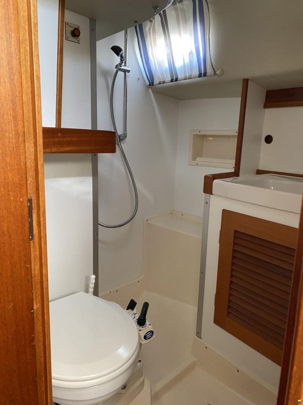 Hallberg-Rassy 42F MK II