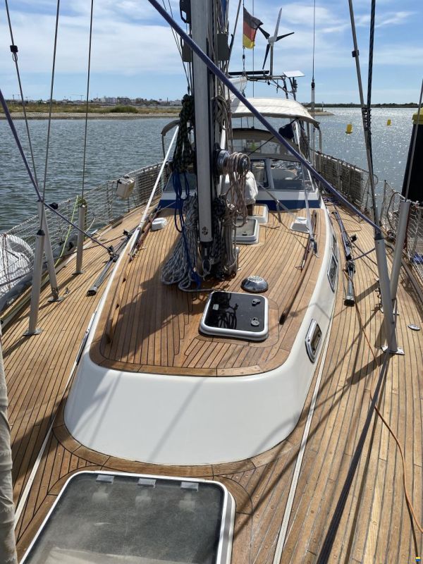 Hallberg-Rassy 42F MK II