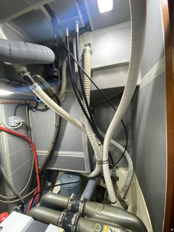 Hallberg-Rassy 42F MK II