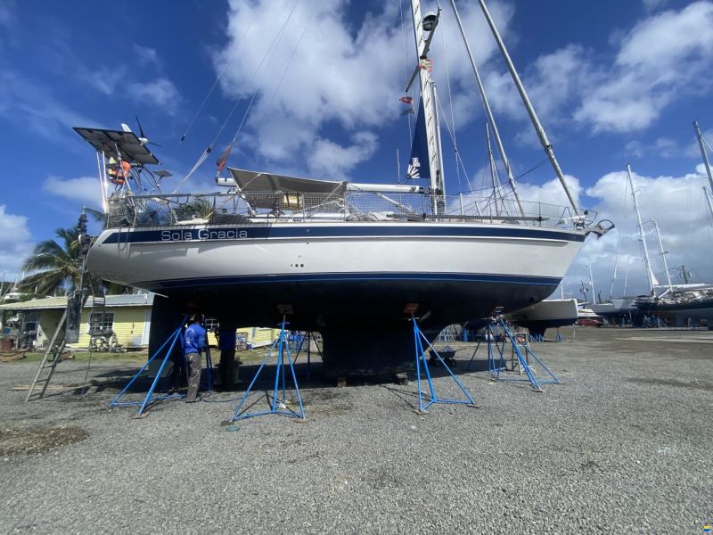 Hallberg-Rassy 42F MK II
