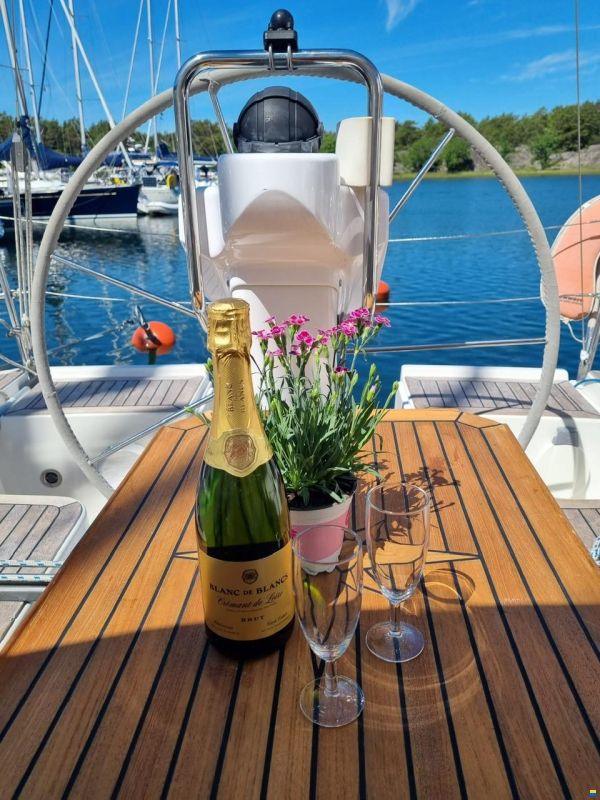 Hanse 320