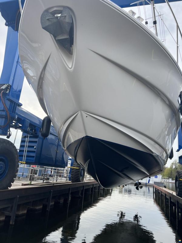 Sealine T 52