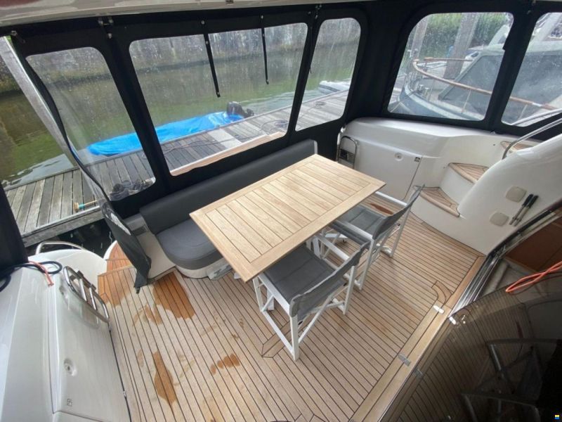 Sealine T 52
