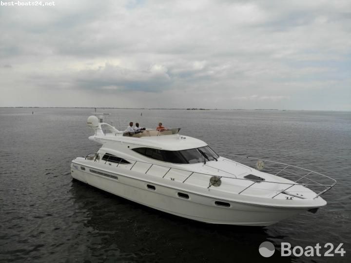 Sealine T 52