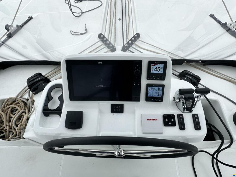 Lagoon 51