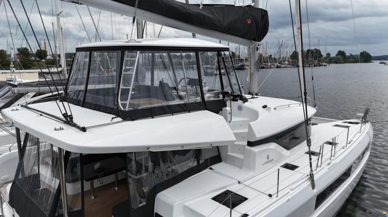 Lagoon 51