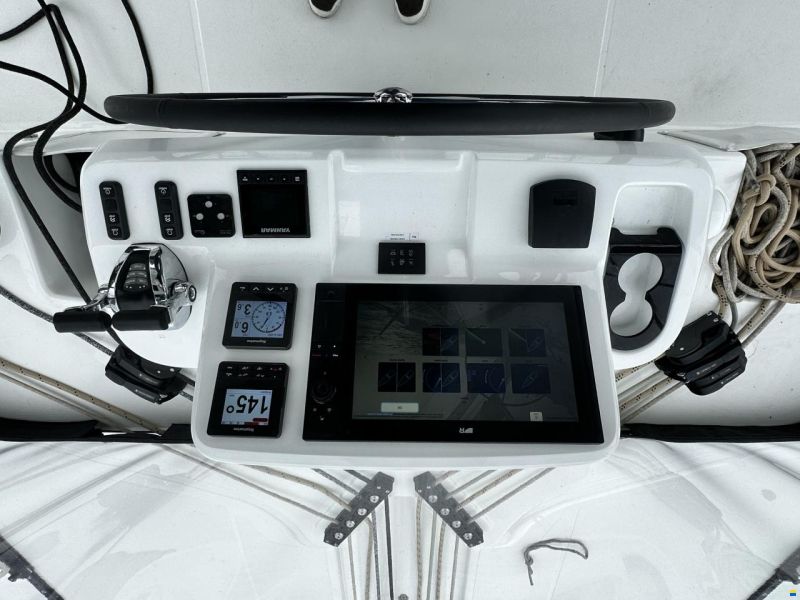 Lagoon 51