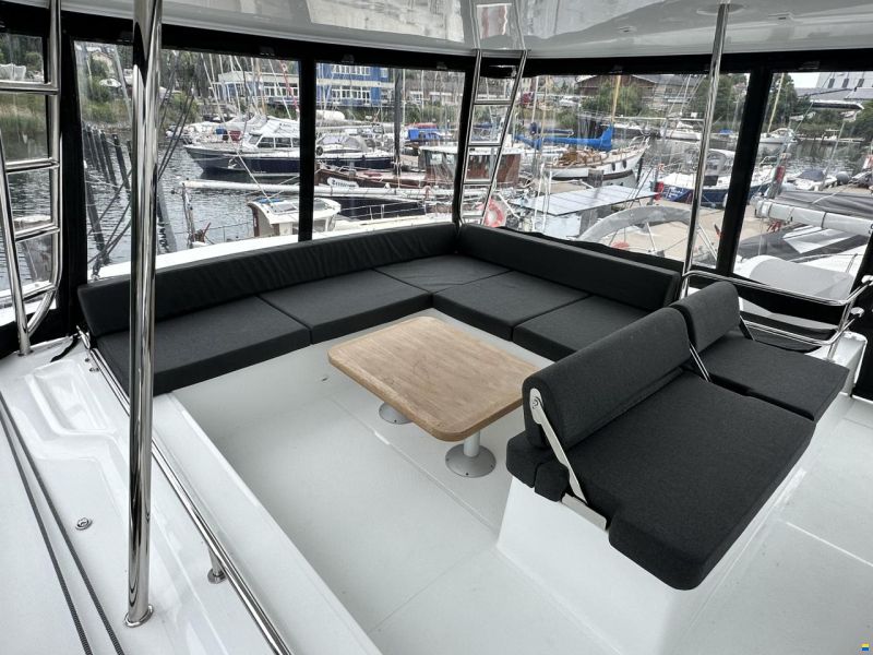 Lagoon 51