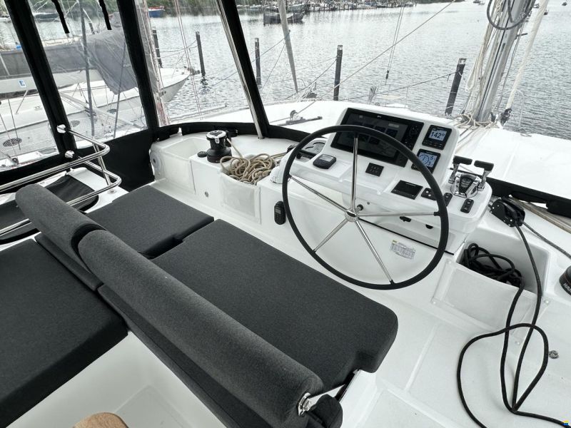 Lagoon 51